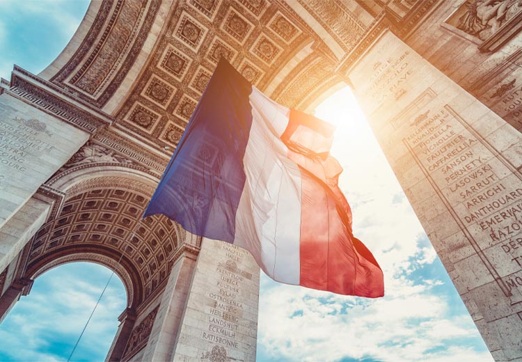 Pourquoi le drapeau français est-il bleu, blanc et rouge ?